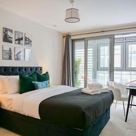 Апартаменты Stylish Urban Sanctuary With Parking Лондон Экстерьер фото