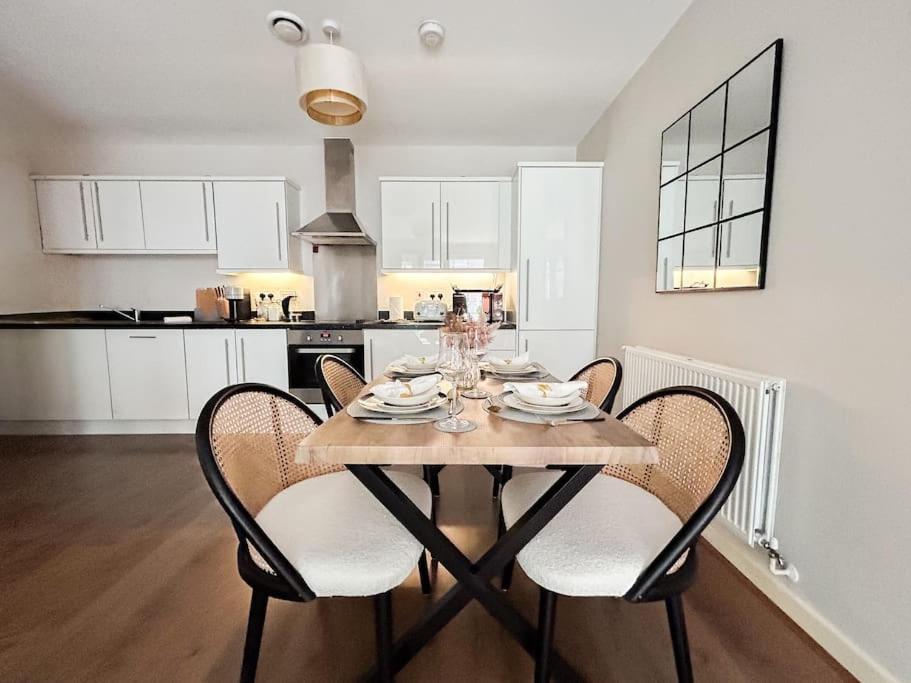 Апартаменты Stylish Urban Sanctuary With Parking Лондон Экстерьер фото