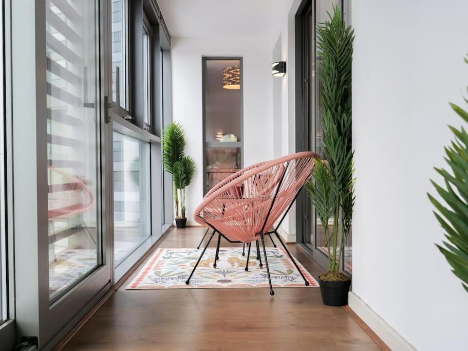 Апартаменты Stylish Urban Sanctuary With Parking Лондон Экстерьер фото