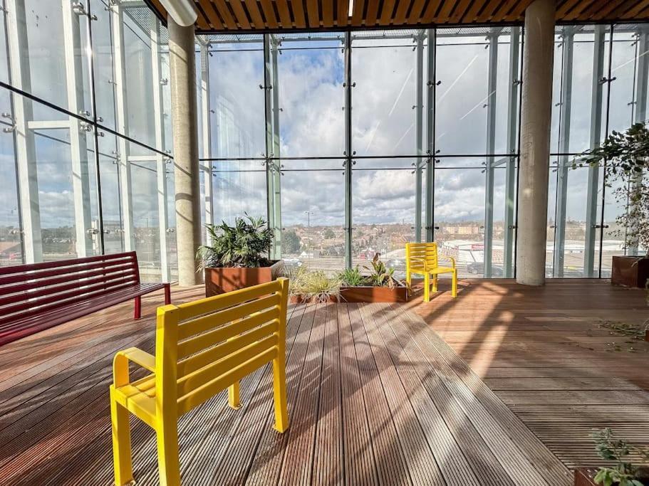 Апартаменты Stylish Urban Sanctuary With Parking Лондон Экстерьер фото